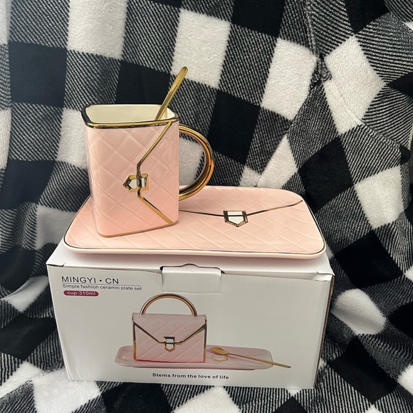 Sip In Posh Style - Picture 4 of 6